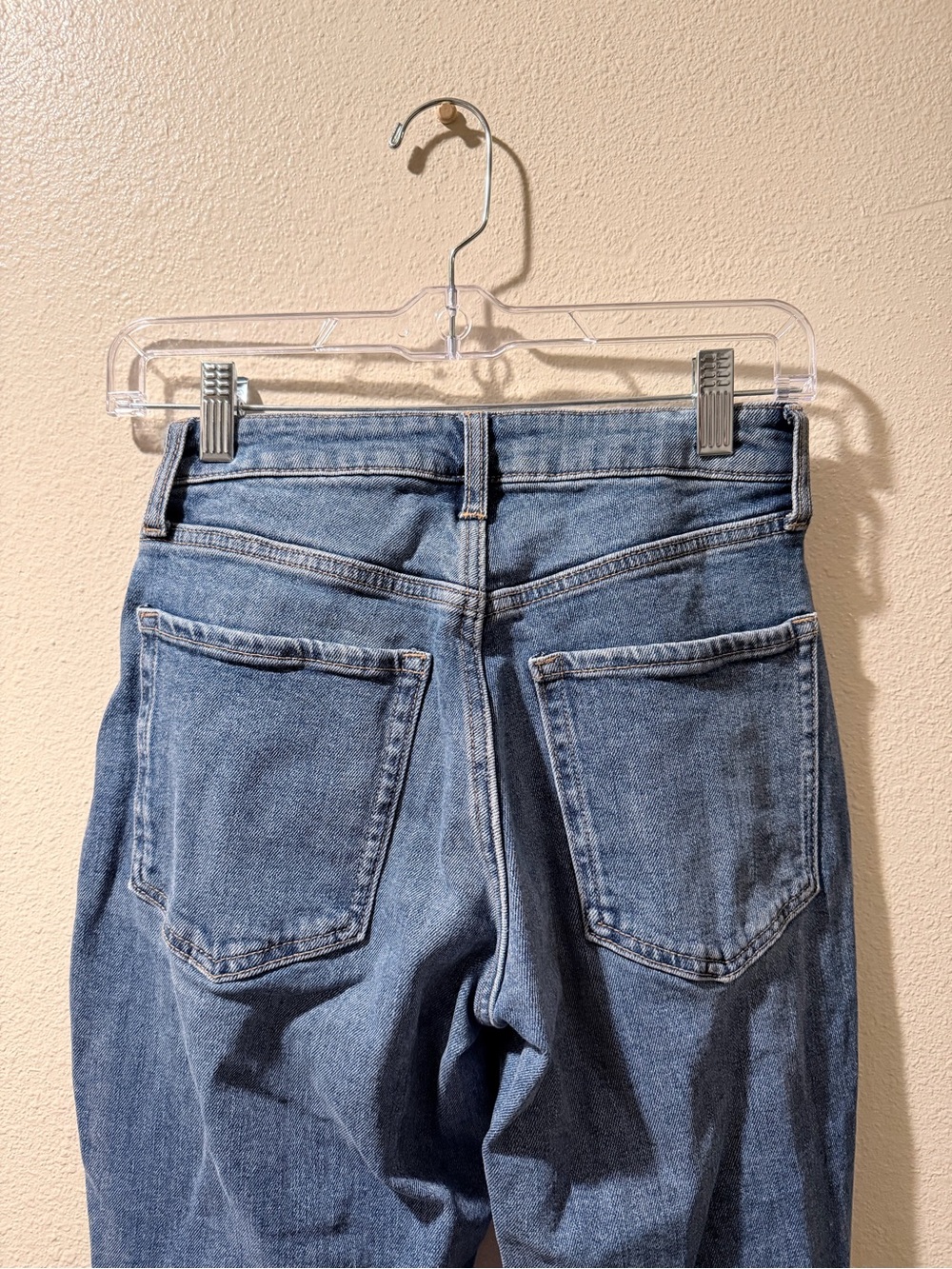 Old Navy Straight-Leg Jeans in Classic Blue Wash-EUC - Picture 8 of 9
